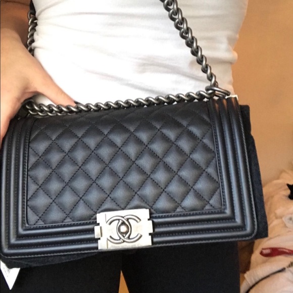BRAND NEW never worn Chanel Boy Bag OLD Medium size Black Ruthenium NWT - Picture 2 of 11